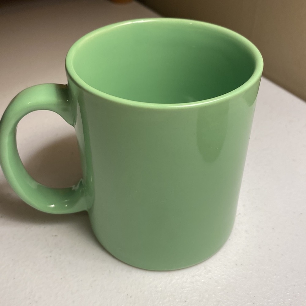 Novelty Green Smiley Face Mug - Picture 6 of 7